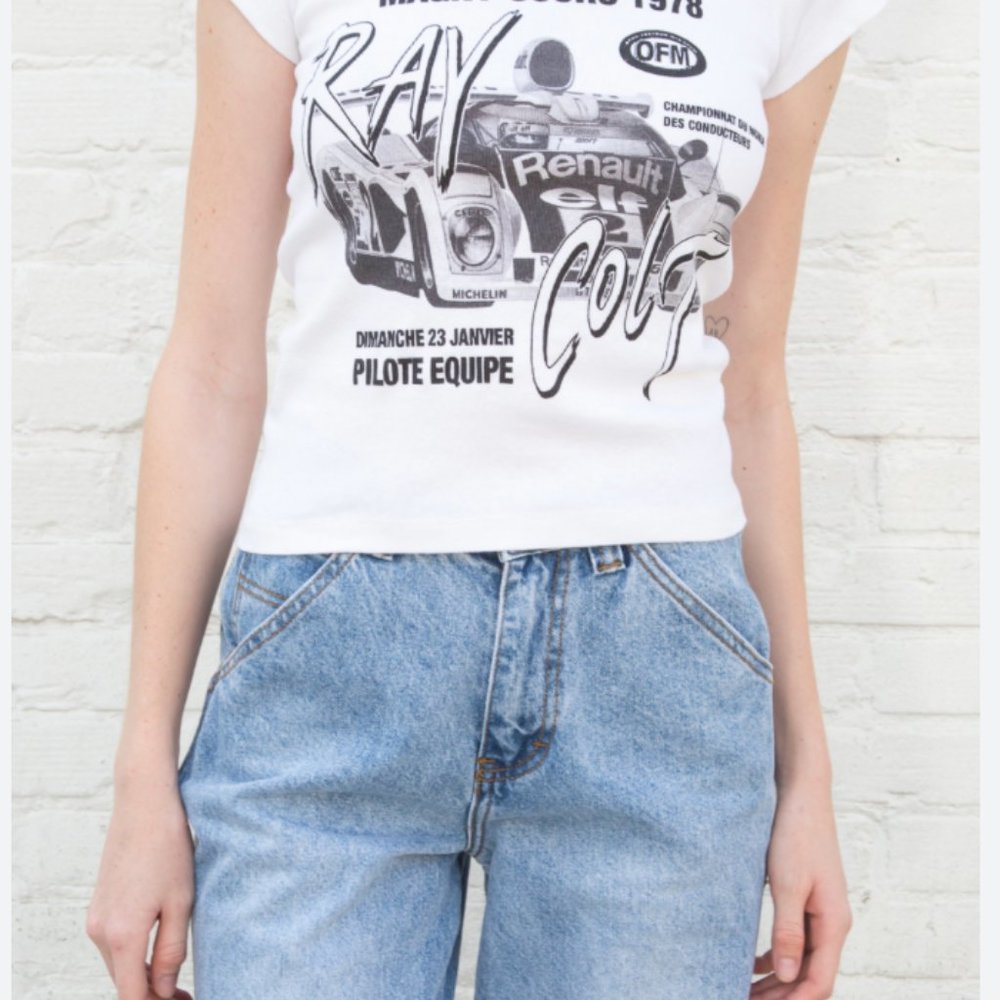 brandy melville hailie top magny crop t shirt white graphic tee